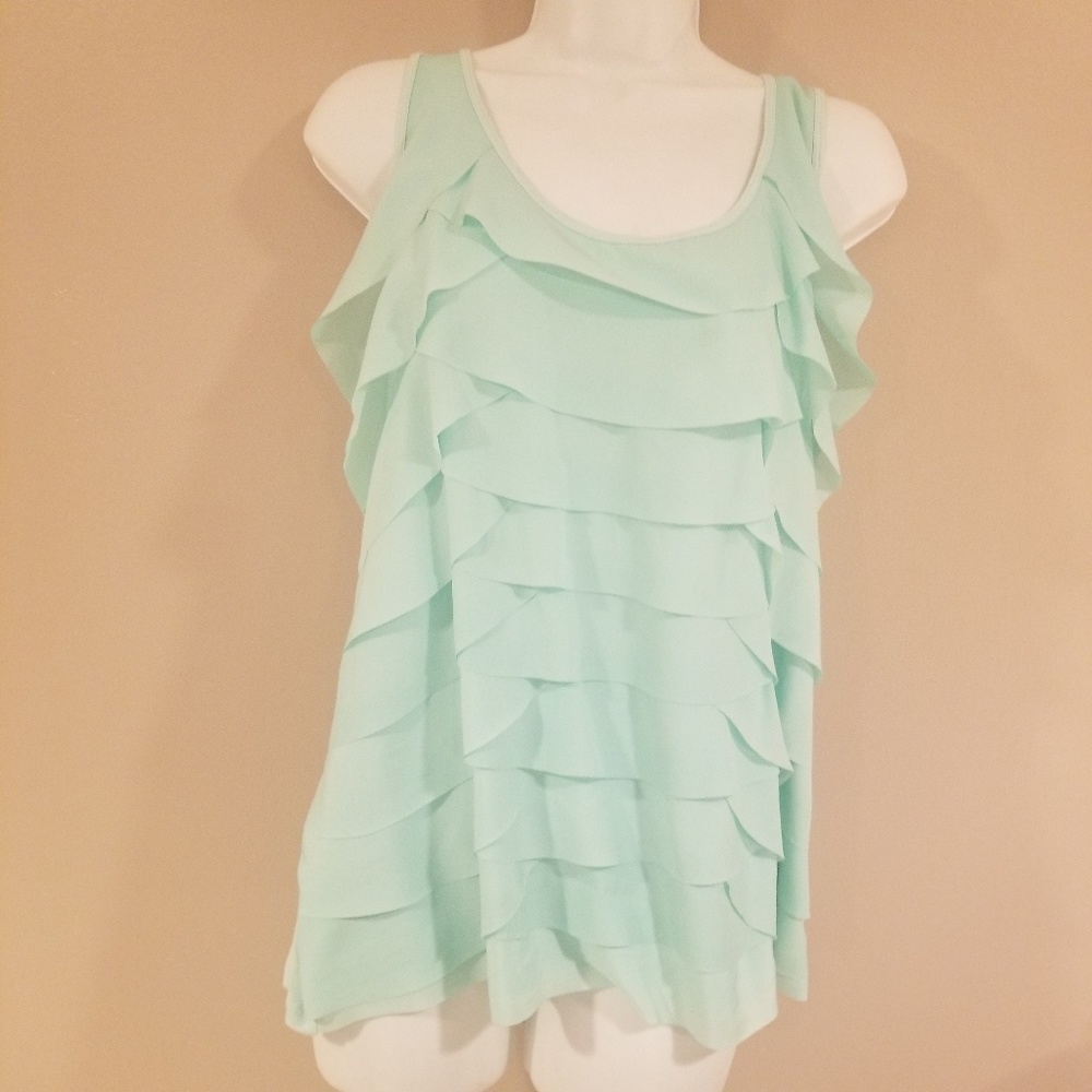 ⬇️ tank top size XL